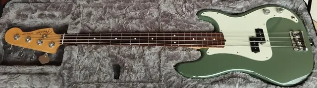 Precision Bass